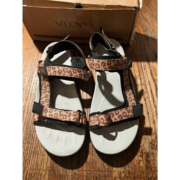MEGNYA Womens Hiking Sandals Sz 11 Black Cheetah Leopard Animal Print Open Toe - Picture 1 of 5
